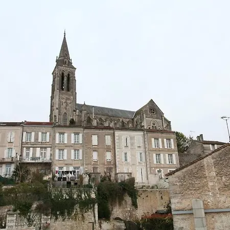 Le Petit Voyageur *